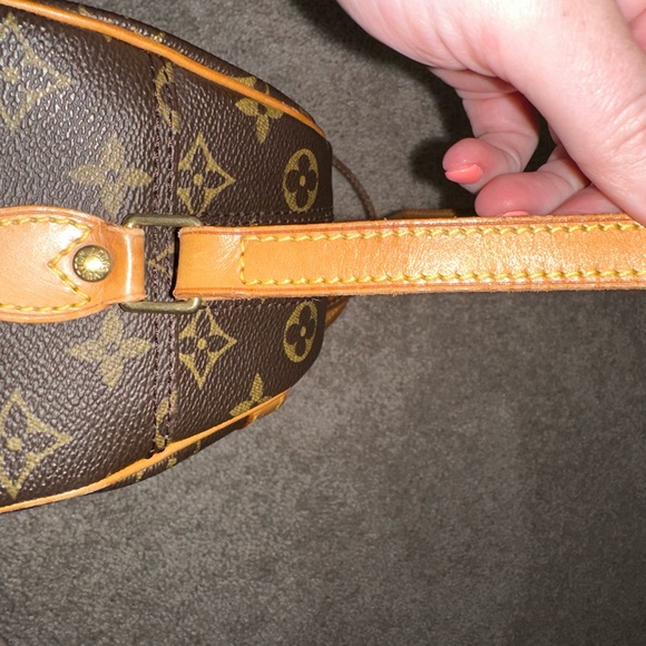 Louis Vuitton Blois crossbody handbag - Picture 10 of 15
